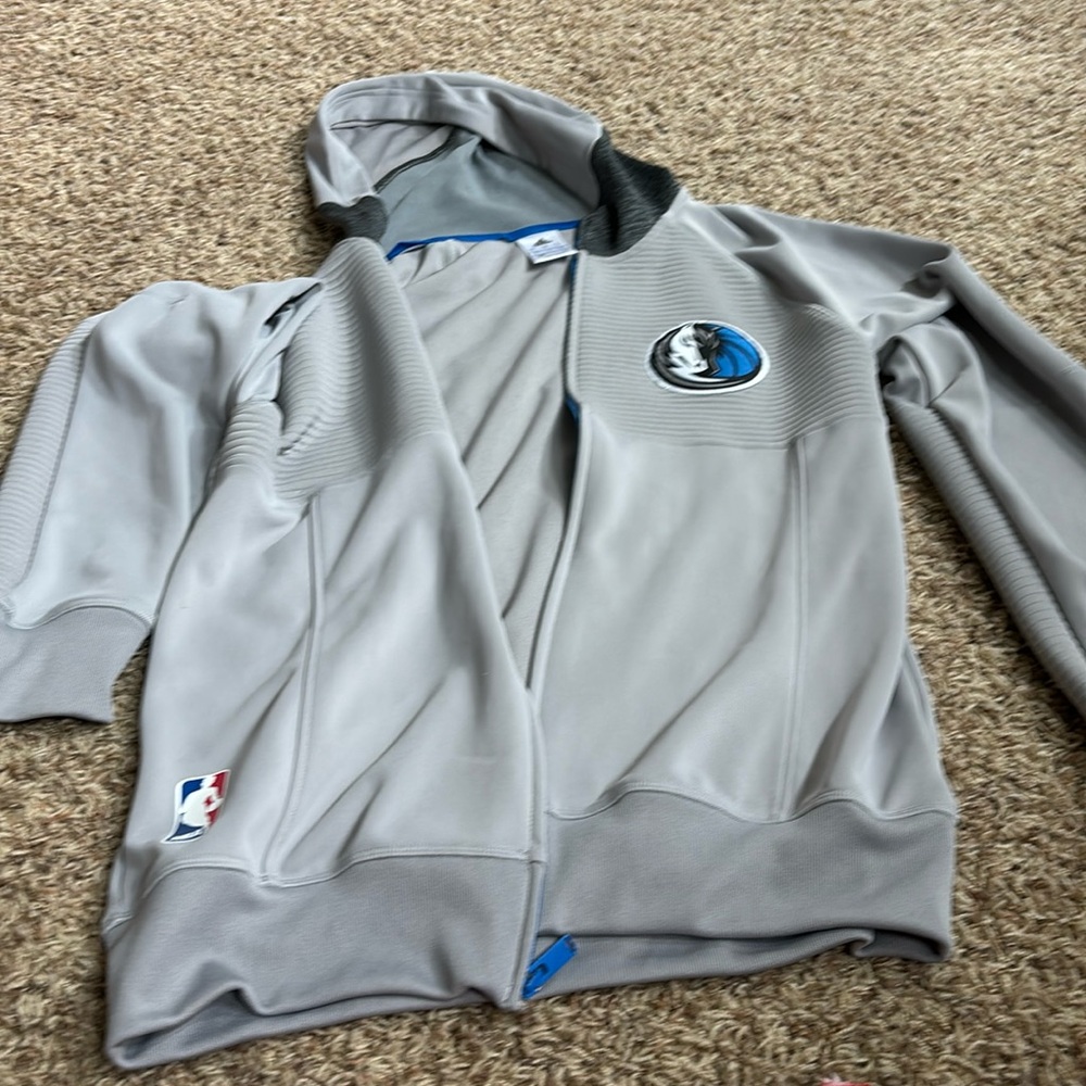 Men's Dallas Mavericks adidas Gray 2016 Pre-Game Full-Zip Hooded Jacket